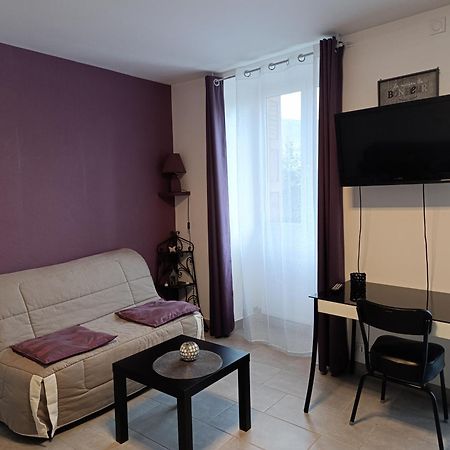 Maison Spacieuse Et Agreable Saint-Georges-de-Luzençon Zewnętrze zdjęcie