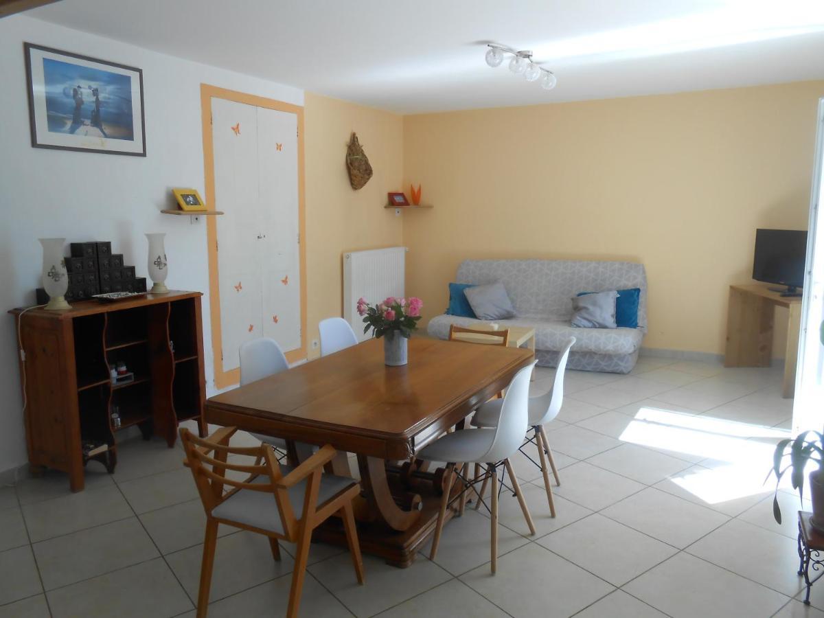 Maison Spacieuse Et Agreable Saint-Georges-de-Luzençon Zewnętrze zdjęcie