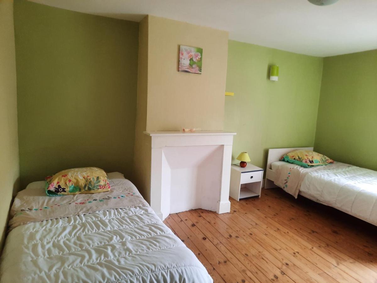 Maison Spacieuse Et Agreable Saint-Georges-de-Luzençon Zewnętrze zdjęcie
