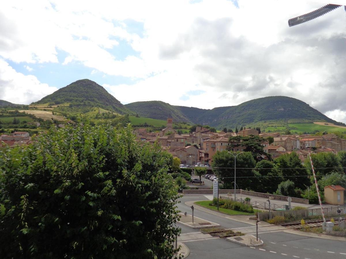 Maison Spacieuse Et Agreable Saint-Georges-de-Luzençon Zewnętrze zdjęcie