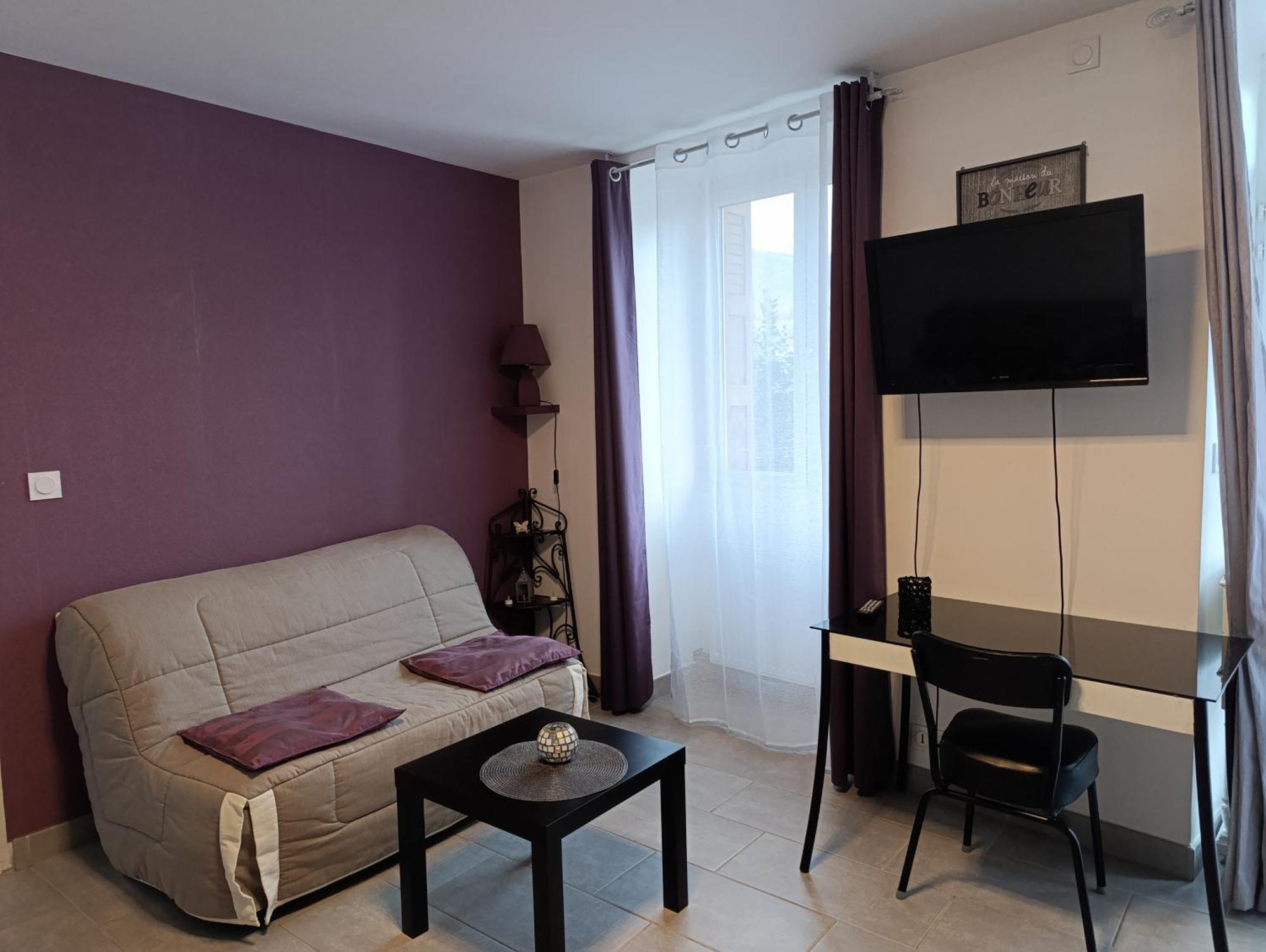 Maison Spacieuse Et Agreable Saint-Georges-de-Luzençon Zewnętrze zdjęcie