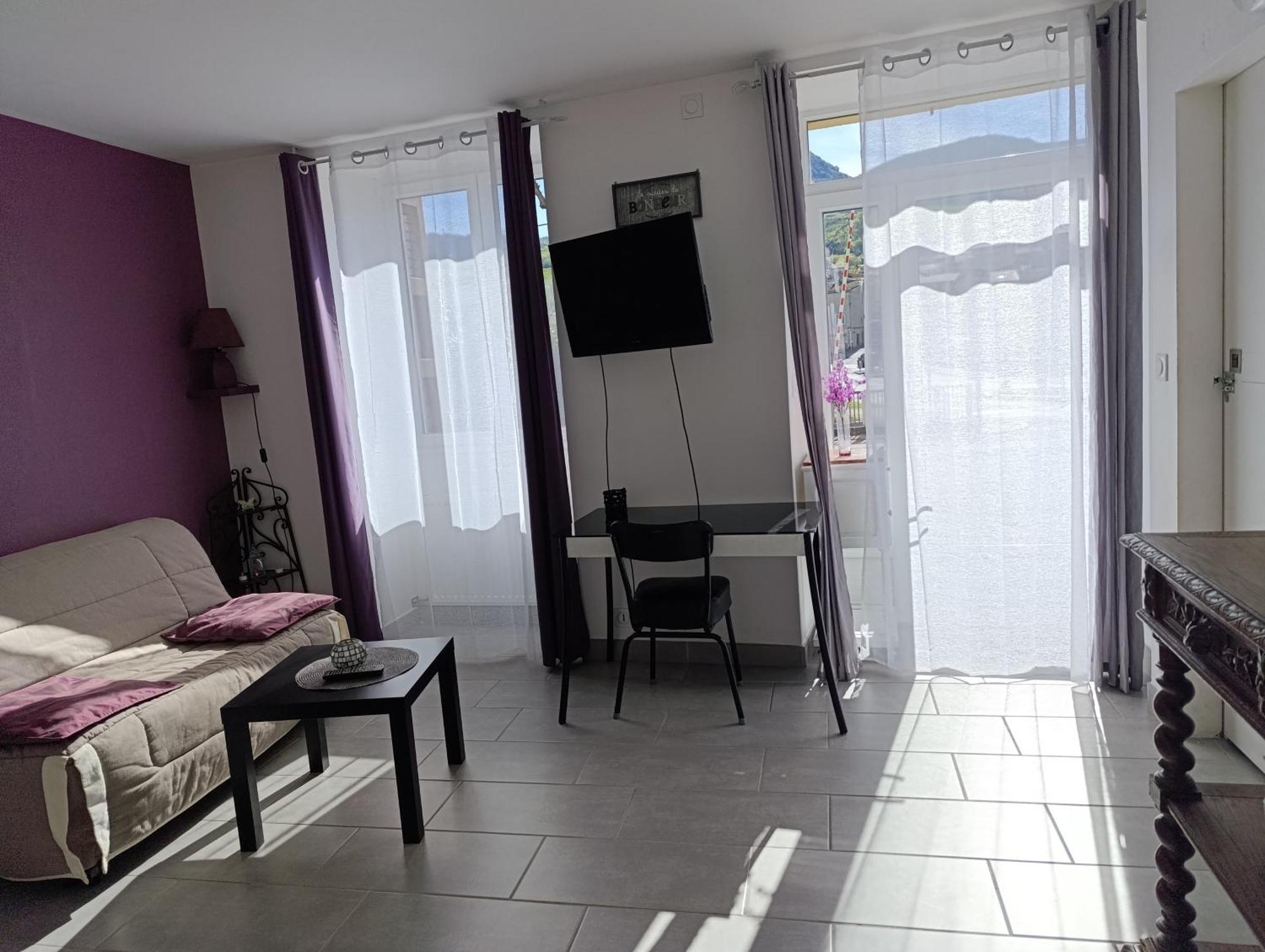 Maison Spacieuse Et Agreable Saint-Georges-de-Luzençon Zewnętrze zdjęcie
